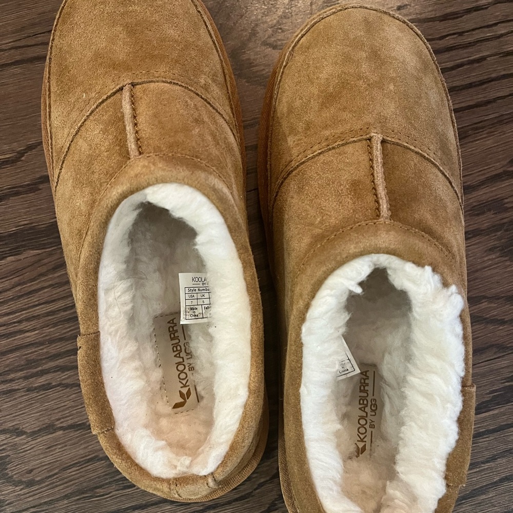 Koolaburra by UGG Graisen slip ons in brown